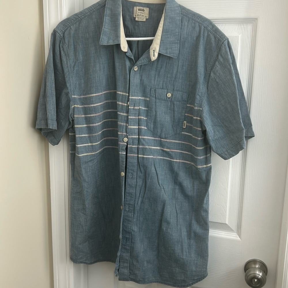 Men’s XL Vans button-up t shirt
